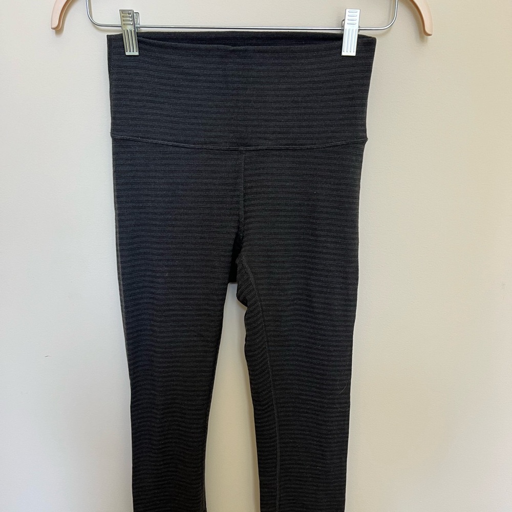 Lululemon wonder under leggings 28”